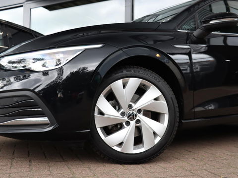 Volkswagen Golf 1.5 eTSI Style DSG | 17'' | IQ Light | Alcantara | Memory | Camera
