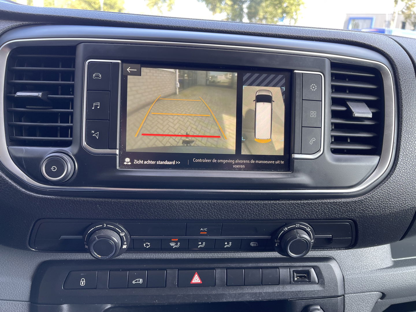 Opel Vivaro 2.0 CDTI 144pk L3H1 Edition / vaste prijs rijklaar € 17.950 ex btw / lease vanaf € 302 / airco / cruise / half leer / navigatie / achteruit rijcamera / euro 6 ! / imperial