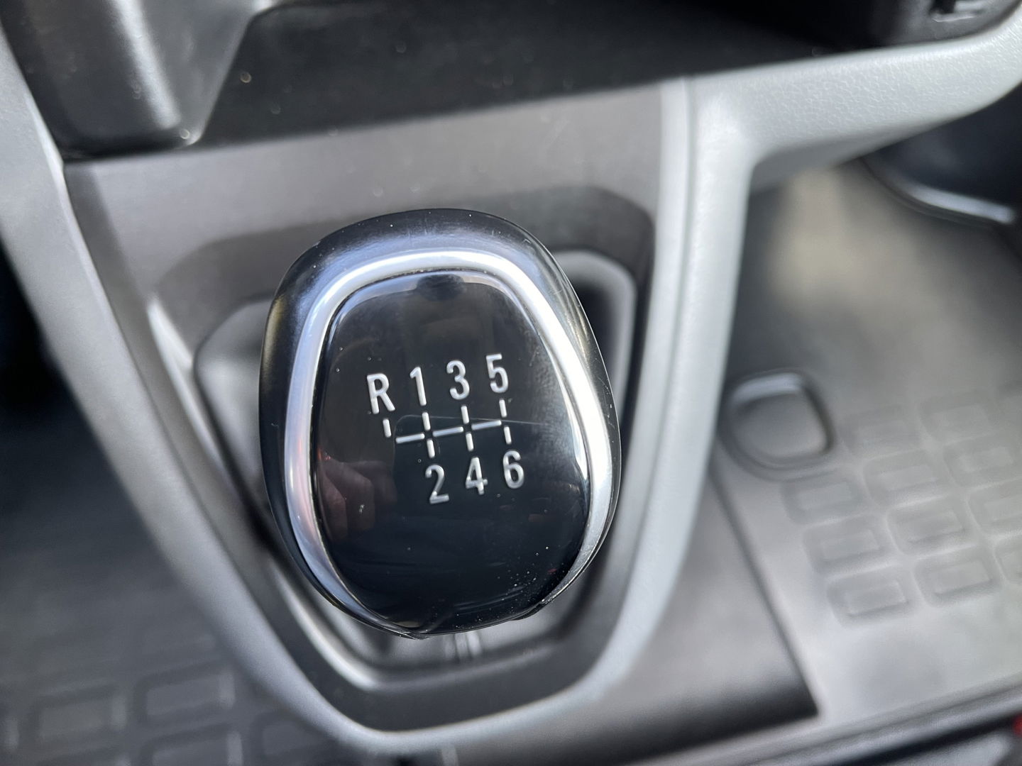 Opel Vivaro 2.0 CDTI 144pk L3H1 Edition / vaste prijs rijklaar € 17.950 ex btw / lease vanaf € 302 / airco / cruise / half leer / navigatie / achteruit rijcamera / euro 6 ! / imperial
