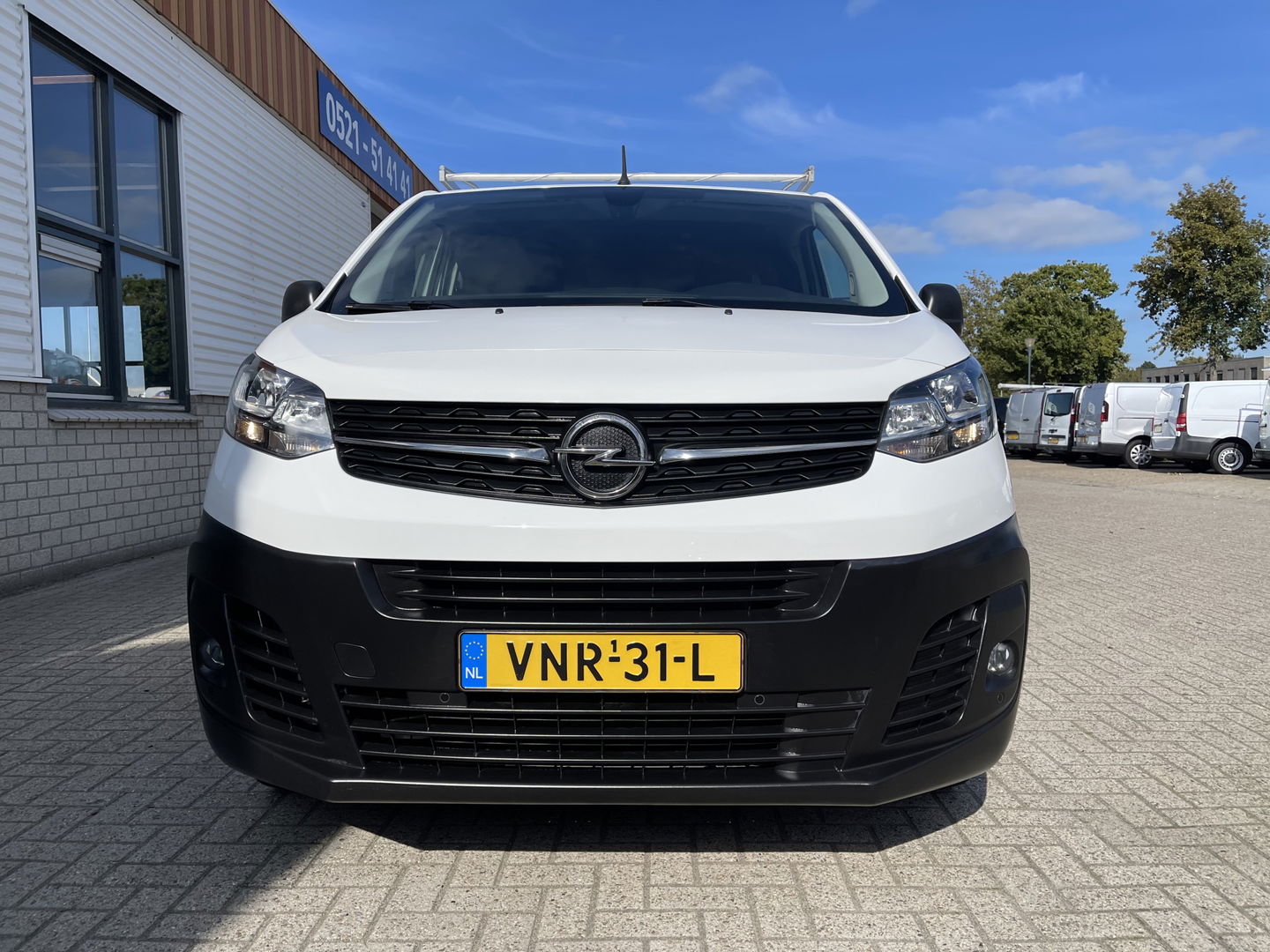 Opel Vivaro 2.0 CDTI 144pk L3H1 Edition / vaste prijs rijklaar € 17.950 ex btw / lease vanaf € 302 / airco / cruise / half leer / navigatie / achteruit rijcamera / euro 6 ! / imperial