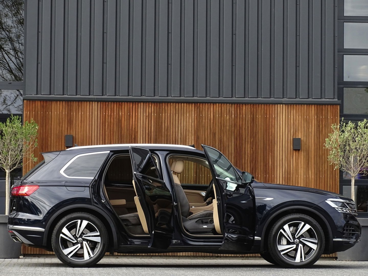 Volkswagen Touareg 3.0 V6 TSI 381PK eHybrid / panoramadak / 360° / IQ