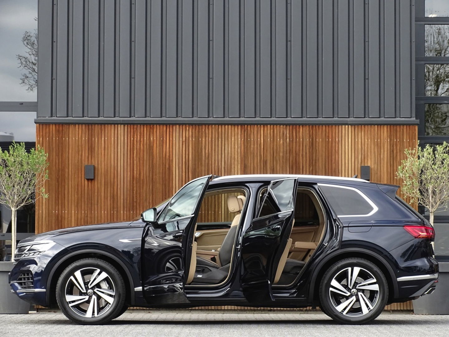Volkswagen Touareg 3.0 V6 TSI 381PK eHybrid / panoramadak / 360° / IQ