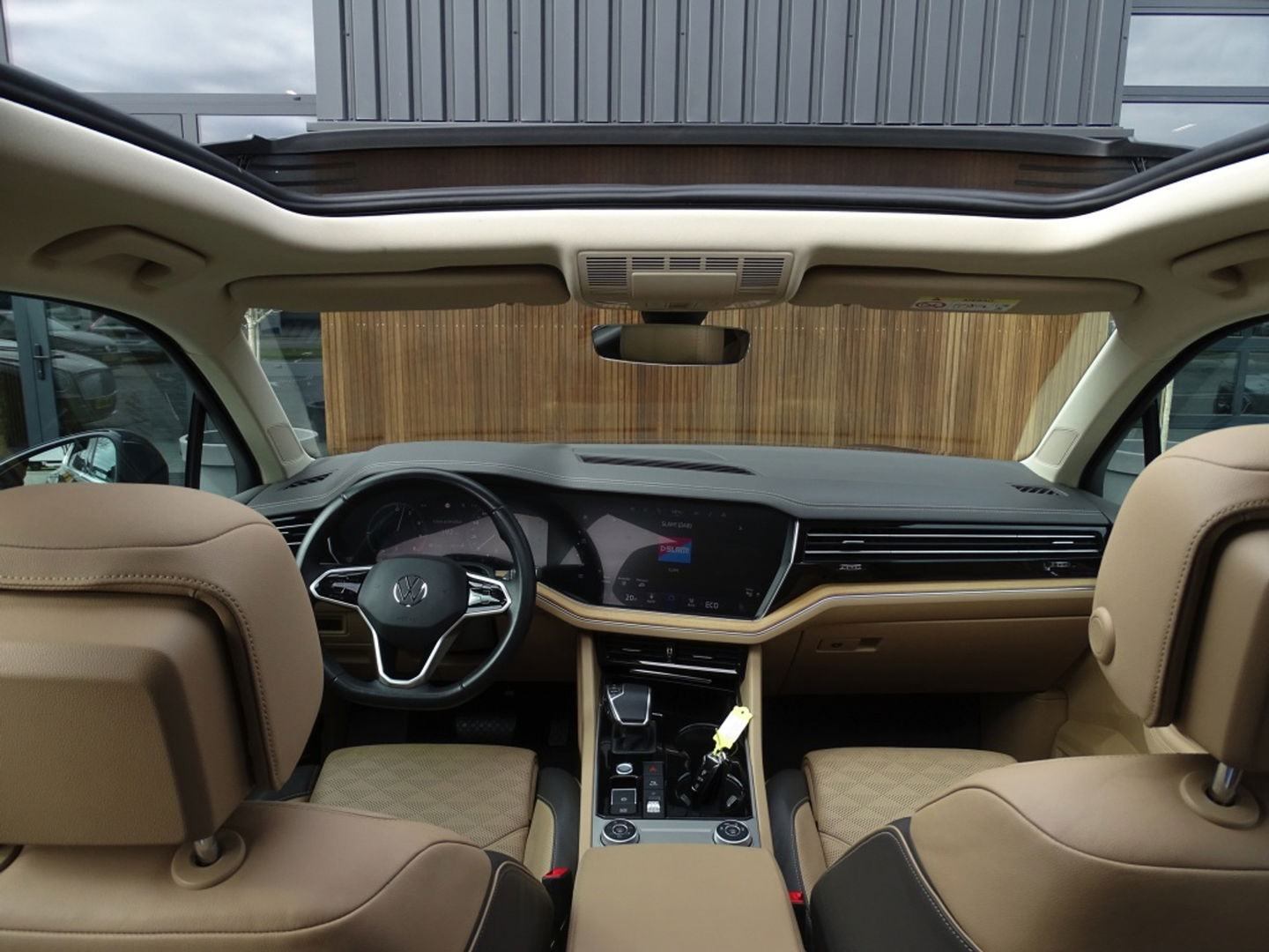 Volkswagen Touareg 3.0 V6 TSI 381PK eHybrid / panoramadak / 360° / IQ