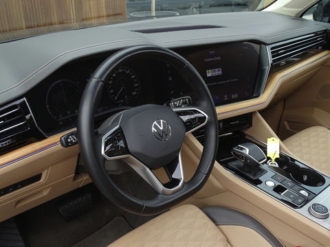 Volkswagen Touareg 3.0 V6 TSI 381PK eHybrid / panoramadak / 360° / IQ