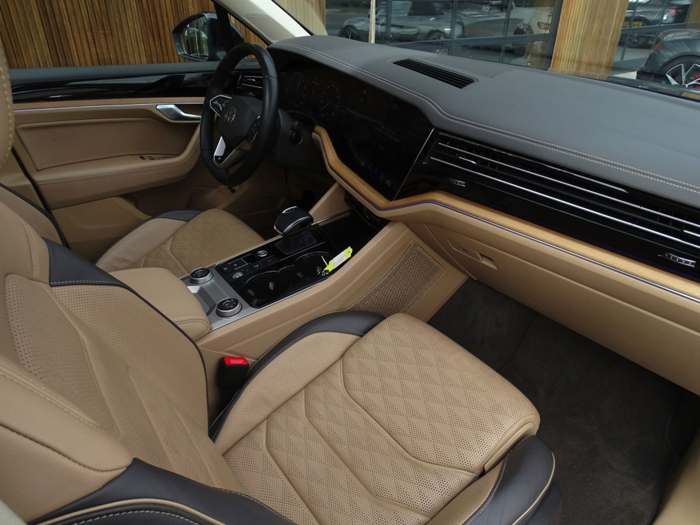 Volkswagen Touareg 3.0 V6 TSI 381PK eHybrid / panoramadak / 360° / IQ