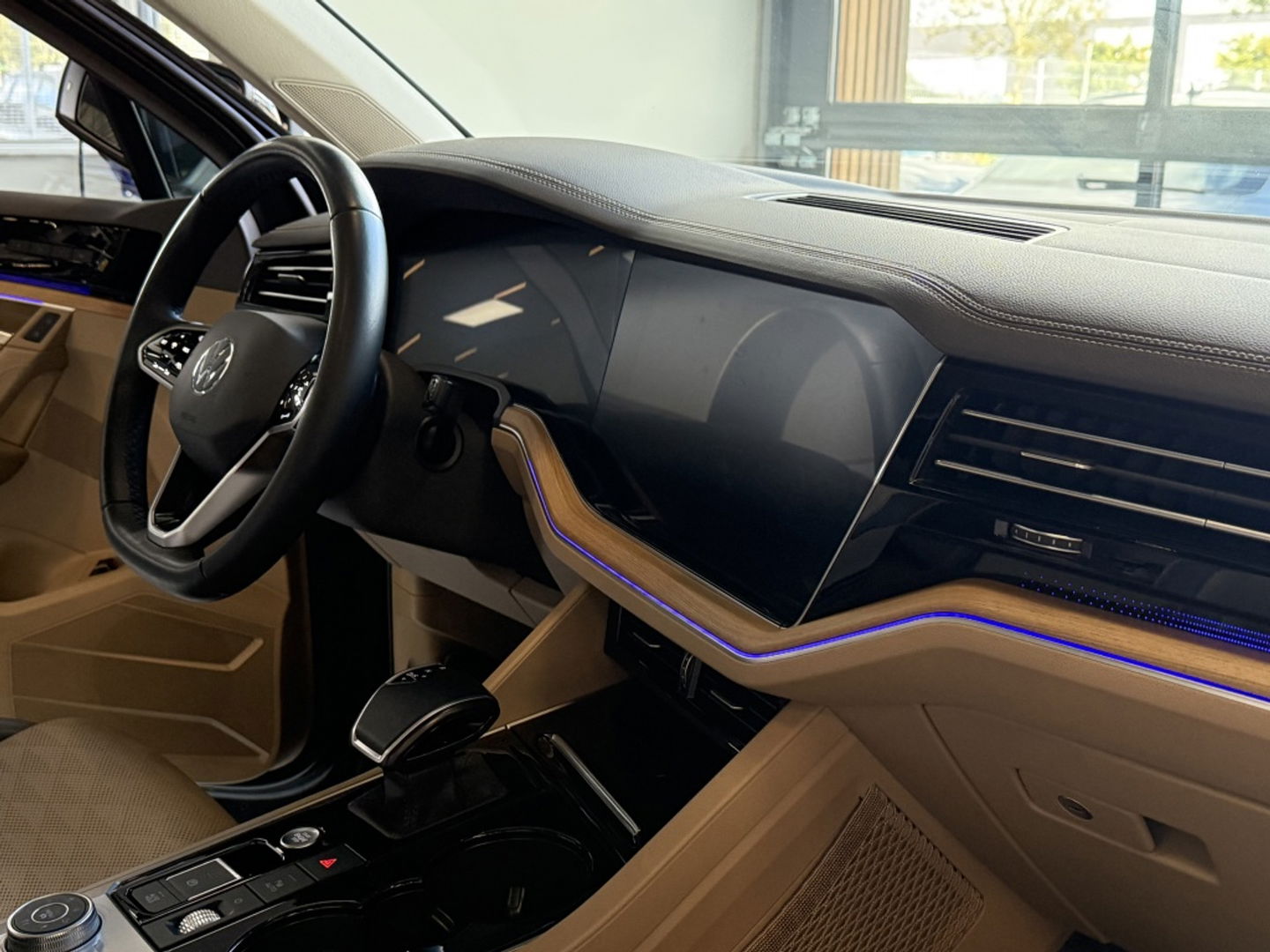 Volkswagen Touareg 3.0 V6 TSI 381PK eHybrid / panoramadak / 360° / IQ
