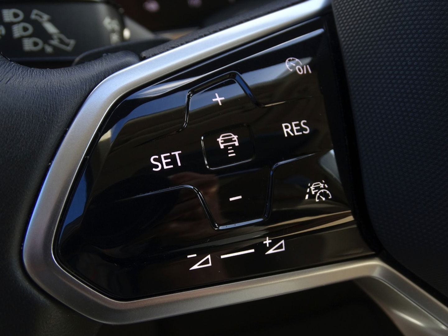 Volkswagen Touareg 3.0 V6 TSI 381PK eHybrid / panoramadak / 360° / IQ