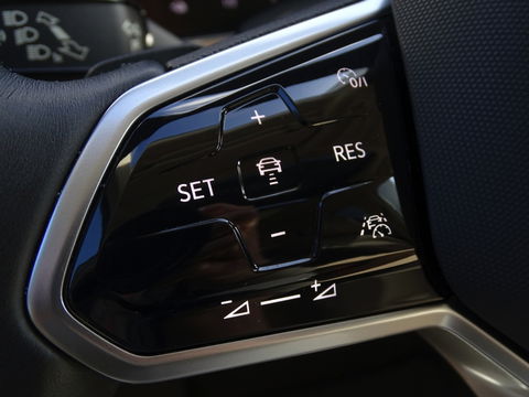 Volkswagen Touareg 3.0 V6 TSI 381PK eHybrid / panoramadak / 360° / IQ