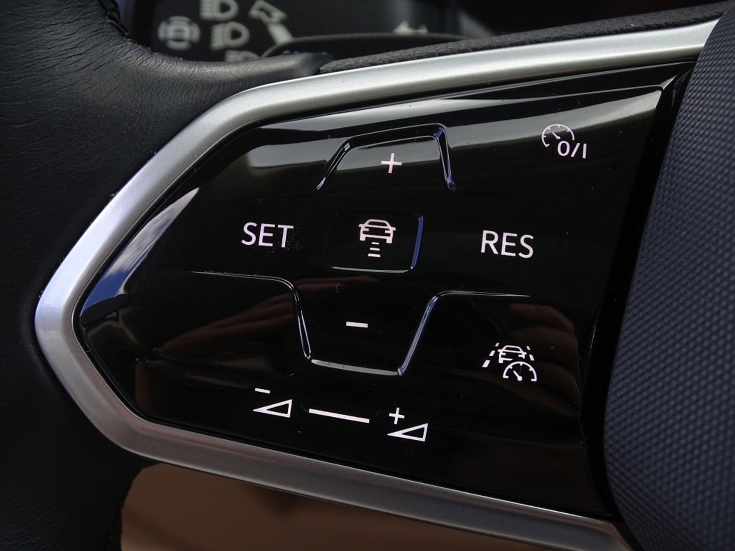 Volkswagen Touareg 3.0 V6 TSI 381PK eHybrid / panoramadak / 360° / IQ