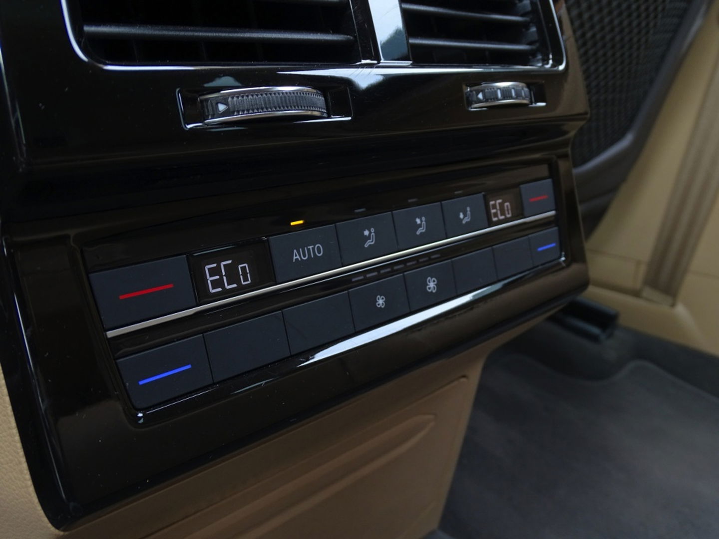 Volkswagen Touareg 3.0 V6 TSI 381PK eHybrid / panoramadak / 360° / IQ
