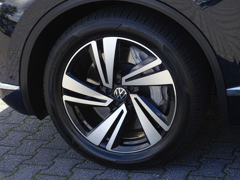 Volkswagen Touareg 3.0 V6 TSI 381PK eHybrid / panoramadak / 360° / IQ