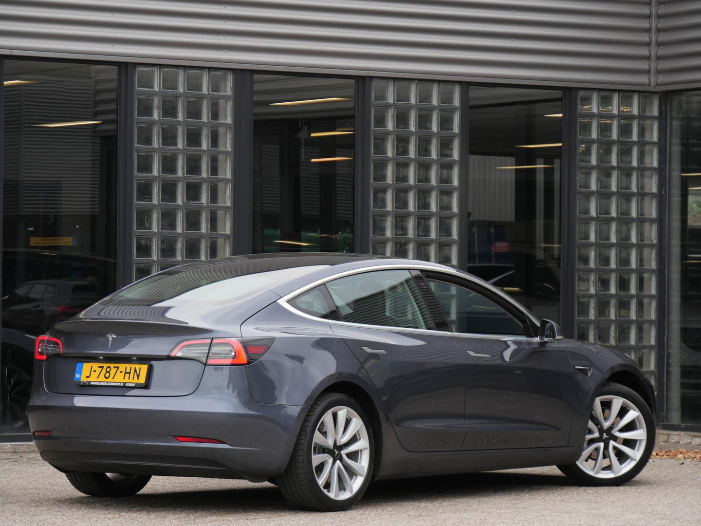 Tesla Model 3 RWD PLUS 60kWh/ 19INCH VELGEN/ PREMIUM AUDIO