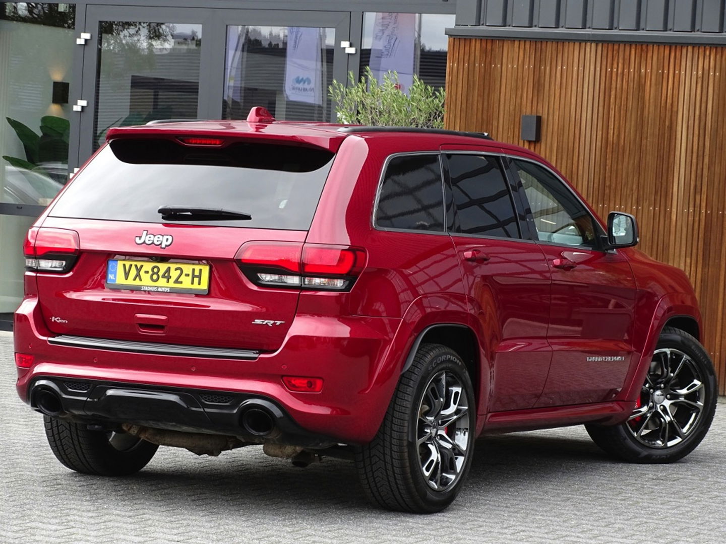 Jeep Grand Cherokee 6.4 V8 HEMI SRT8 469PK / Prins LPG3 / grijs kenteken / *NAP*