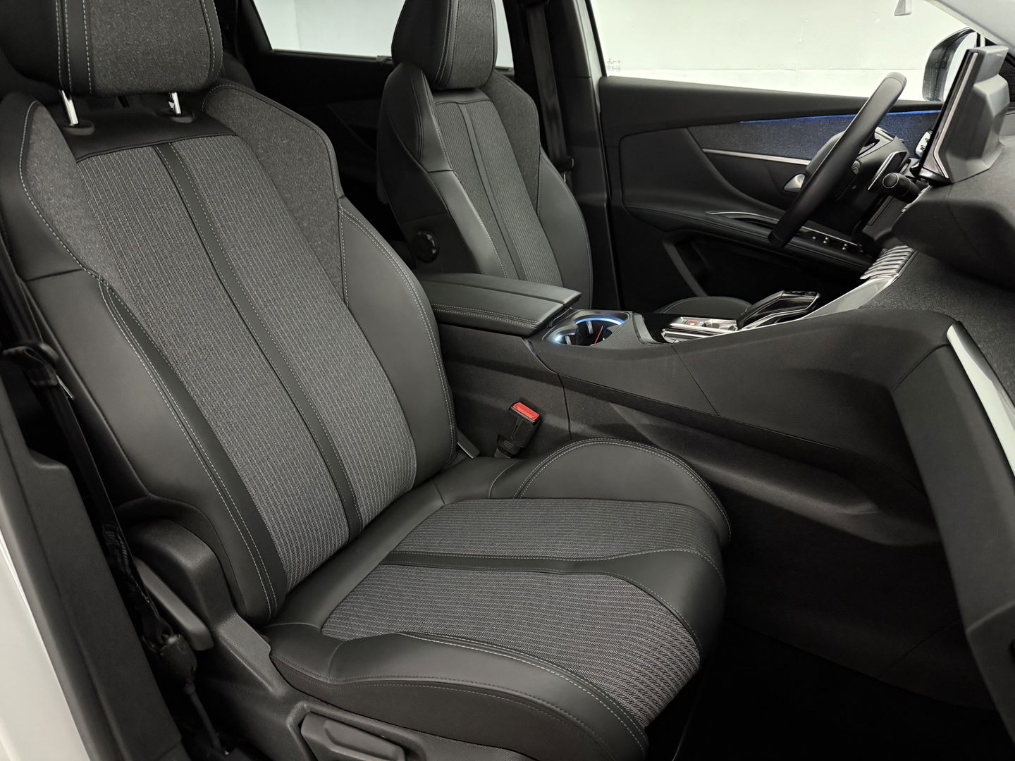 Peugeot 5008 1.2 PureTech 7p | 360° | Sfeerverl. | Virtual | Carplay | Cruise | LED | NAP