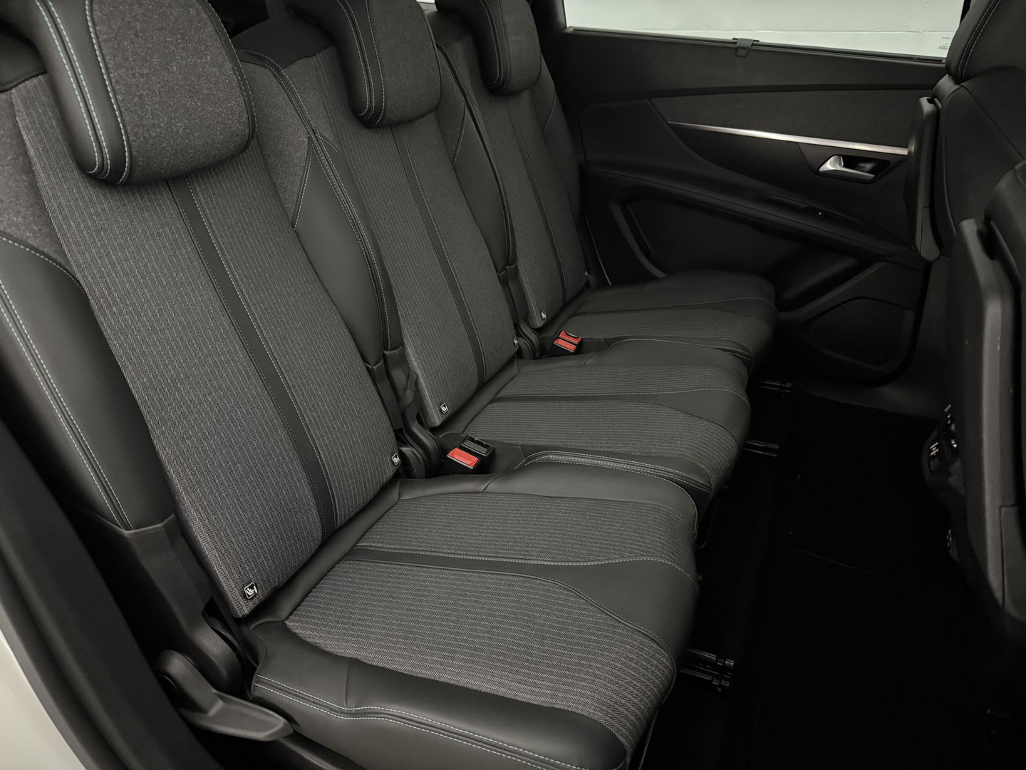 Peugeot 5008 1.2 PureTech 7p | 360° | Sfeerverl. | Virtual | Carplay | Cruise | LED | NAP