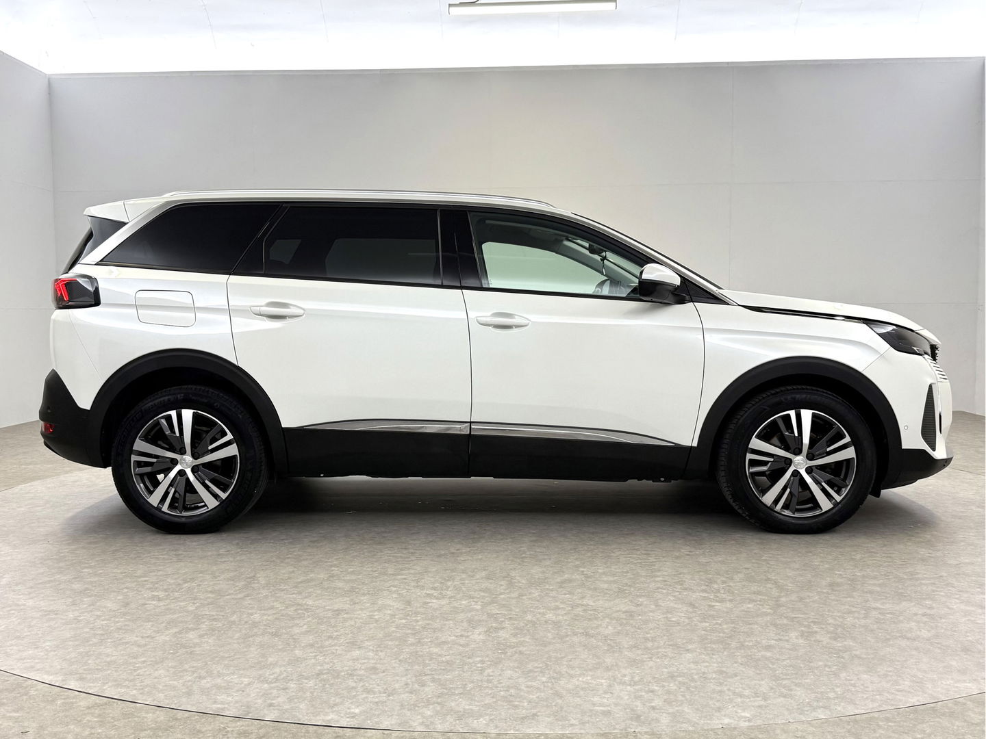 Peugeot 5008 1.2 PureTech 7p | 360° | Sfeerverl. | Virtual | Carplay | Cruise | LED | NAP