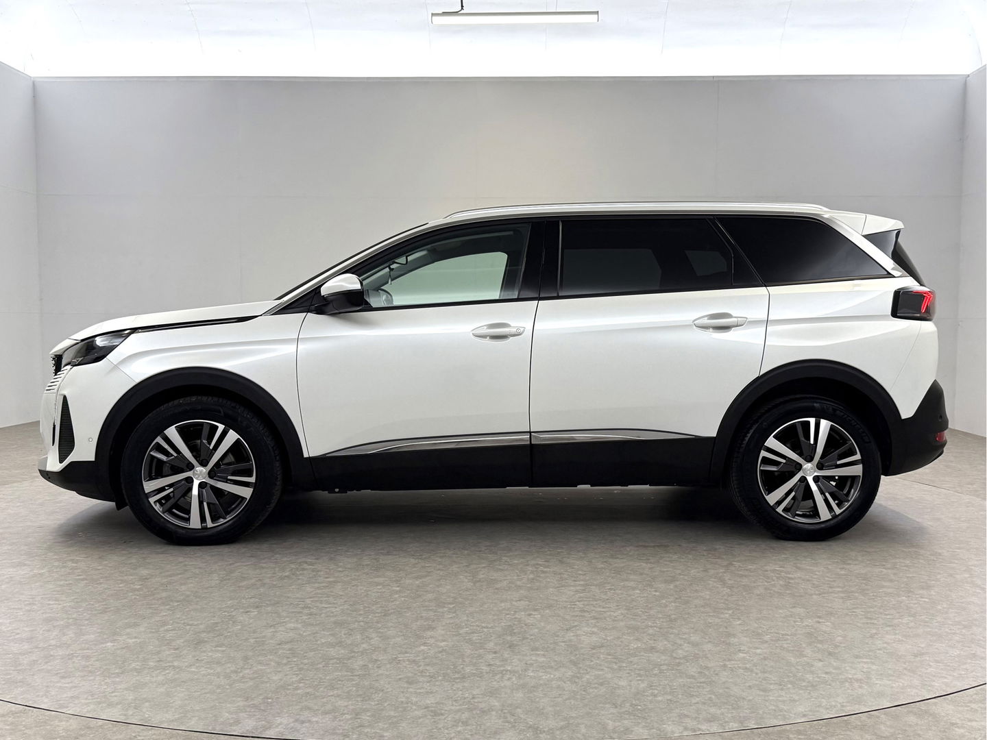 Peugeot 5008 1.2 PureTech 7p | 360° | Sfeerverl. | Virtual | Carplay | Cruise | LED | NAP
