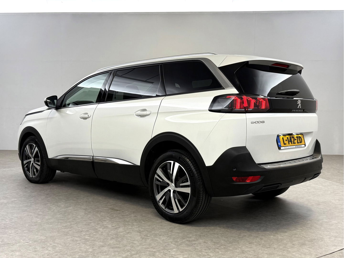 Peugeot 5008 1.2 PureTech 7p | 360° | Sfeerverl. | Virtual | Carplay | Cruise | LED | NAP