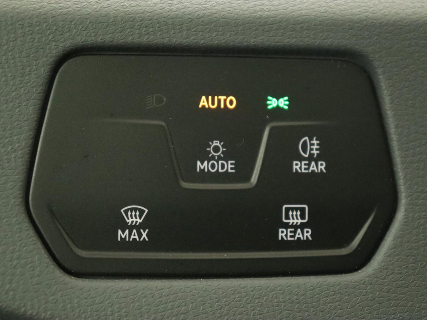 Volkswagen ID.3 Pro 58 kWh | Carplay | Navigatie | Sfeerverlichting | DAB | Full LED | Parkeerhulp | Climate control | Bluetooth