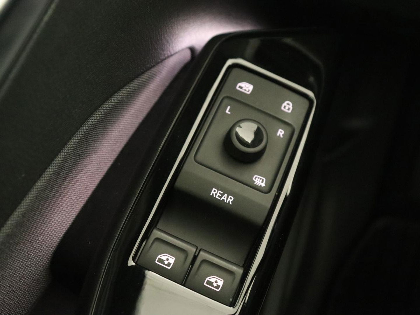 Volkswagen ID.3 Pro 58 kWh | Carplay | Navigatie | Sfeerverlichting | DAB | Full LED | Parkeerhulp | Climate control | Bluetooth