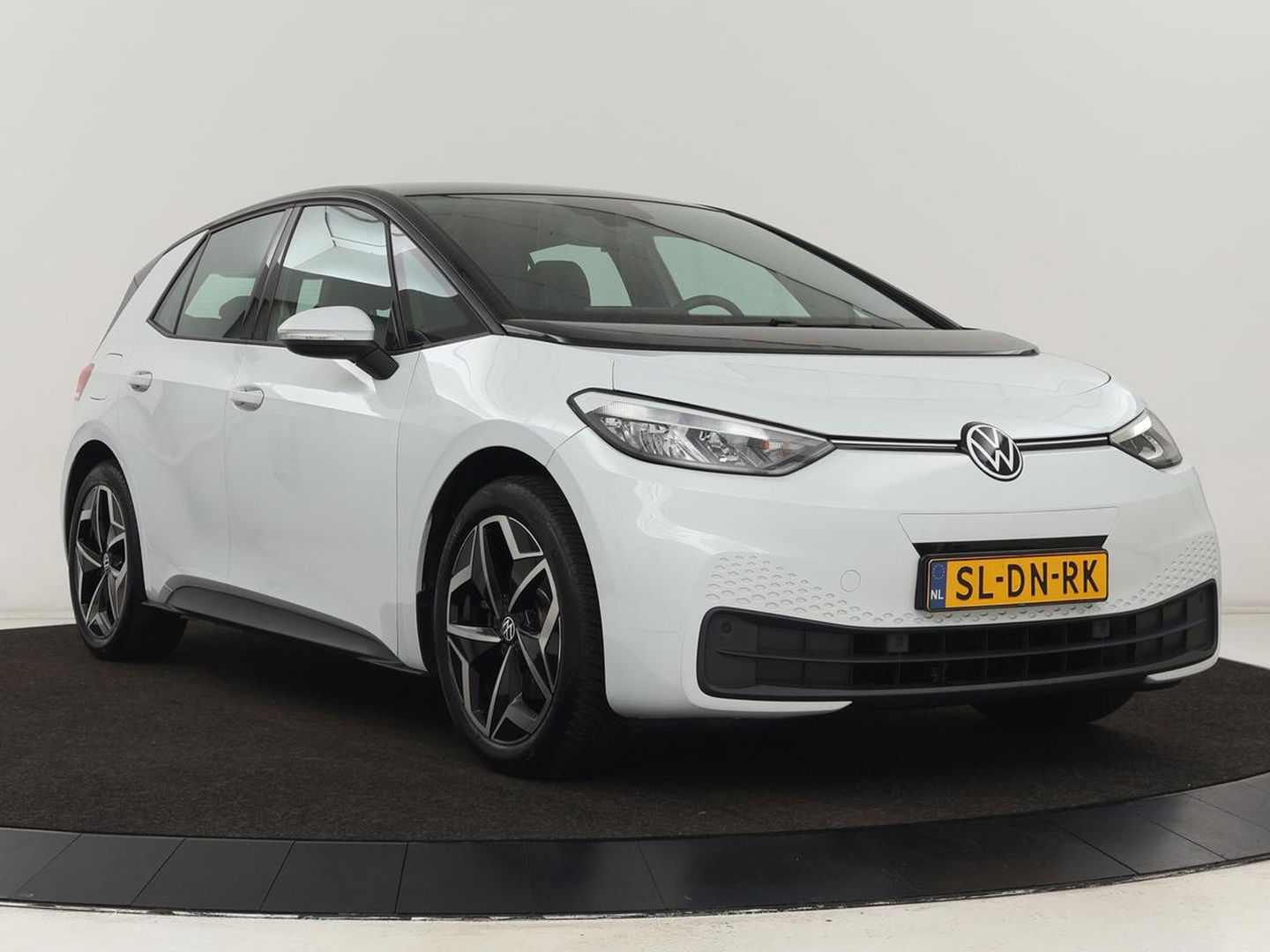 Volkswagen ID.3 Pro 58 kWh | Carplay | Navigatie | Sfeerverlichting | DAB | Full LED | Parkeerhulp | Climate control | Bluetooth