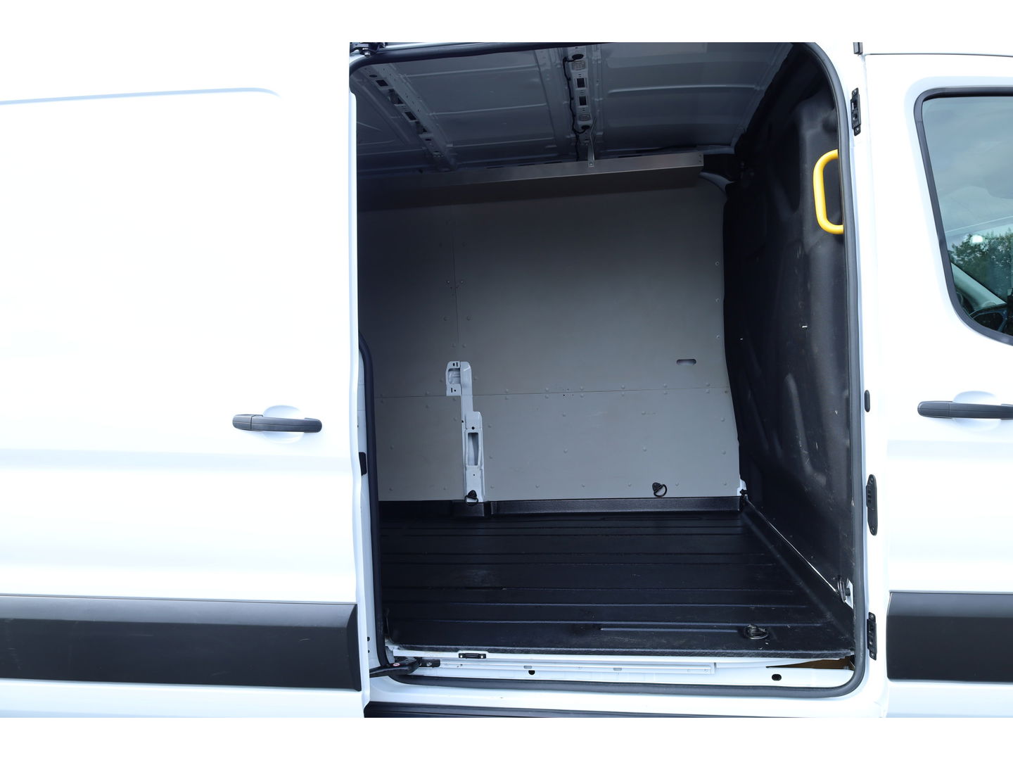 Ford Transit 350 2.0 TDCI L3H2 Trend RWD | Leder | Navi | CarPlay | Trekhaak | Camera | Cruise | Stoelverw.