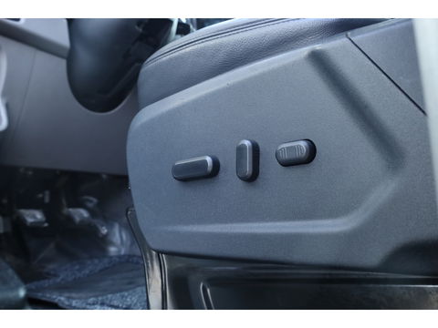 Ford Transit 350 2.0 TDCI L3H2 Trend RWD | Leder | Navi | CarPlay | Trekhaak | Camera | Cruise | Stoelverw.