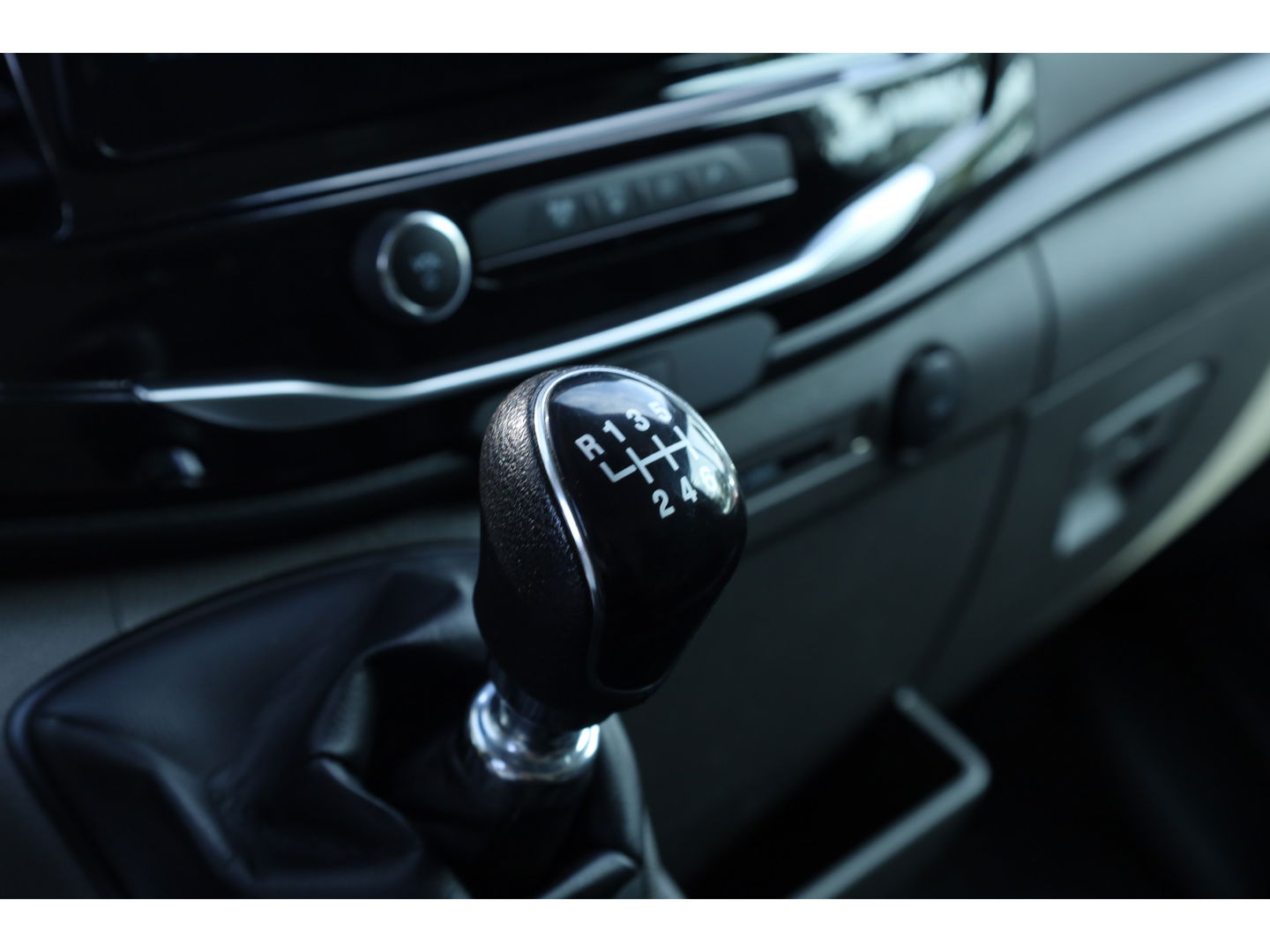 Ford Transit 350 2.0 TDCI L3H2 Trend RWD | Leder | Navi | CarPlay | Trekhaak | Camera | Cruise | Stoelverw.