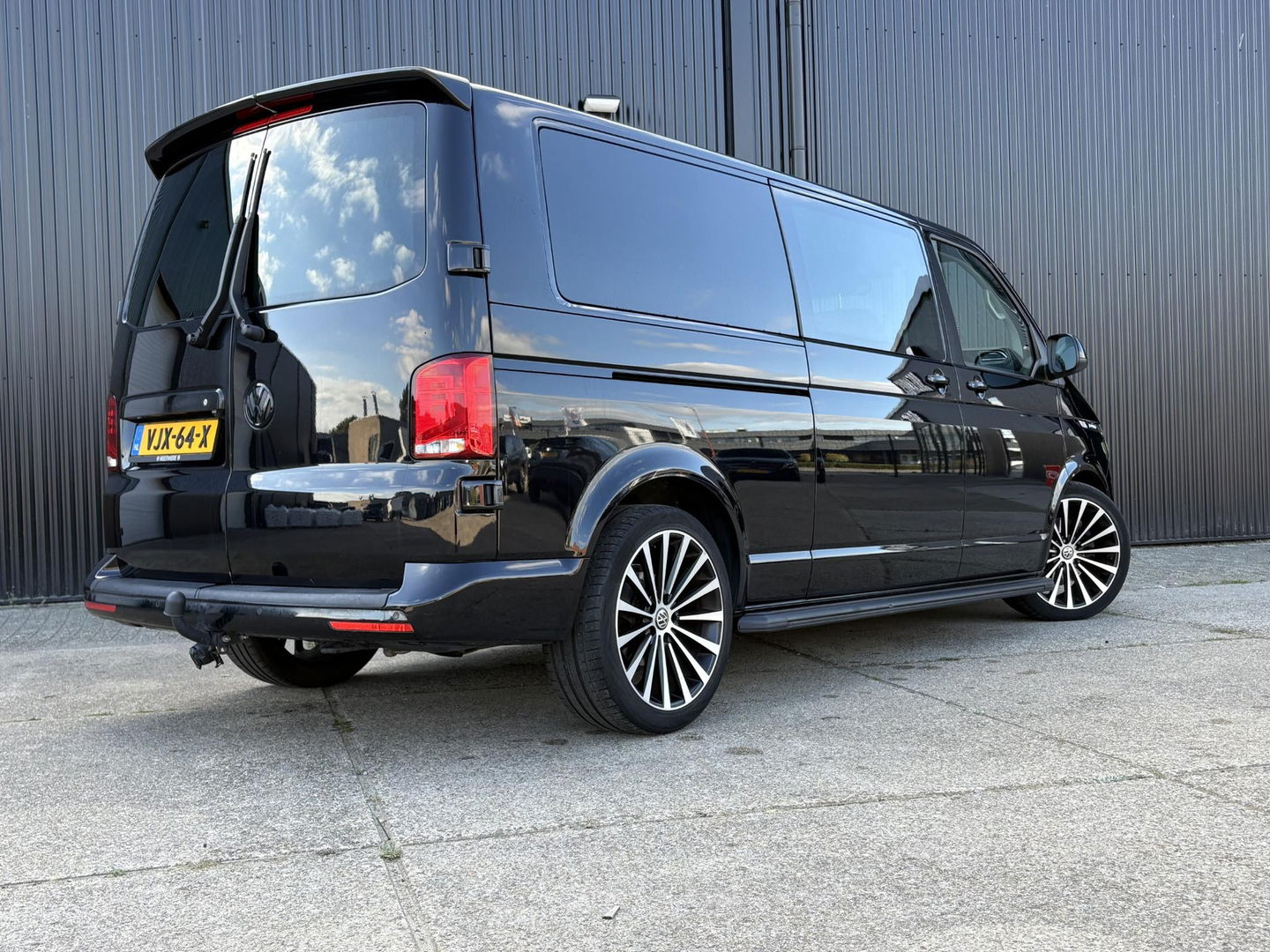 Volkswagen Transporter BULLI T6.1 2.0 TDI L2H1 30 DC | 2x SCHUIFDEUR | STOELVERWARMING | LED | LEDER