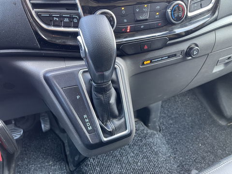 Ford Transit Custom 320 2.0 TDCI automaat 185pk L2H1 Sport / vaste prijs rijklaar € 22.950 marge / lease vanaf € 375 / dakdragers / trekhaak / airco /cruise / navi / euro 6 diesel