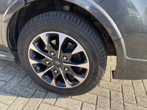 Ford Transit Custom 320 2.0 TDCI automaat 185pk L2H1 Sport / vaste prijs rijklaar € 22.950 marge / lease vanaf € 375 / dakdragers / trekhaak / airco /cruise / navi / euro 6 diesel
