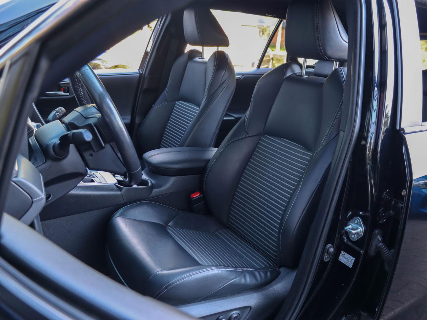 Toyota RAV4 2.5 Hybrid Black Edition 217PK