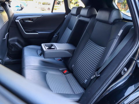 Toyota RAV4 2.5 Hybrid Black Edition 217PK