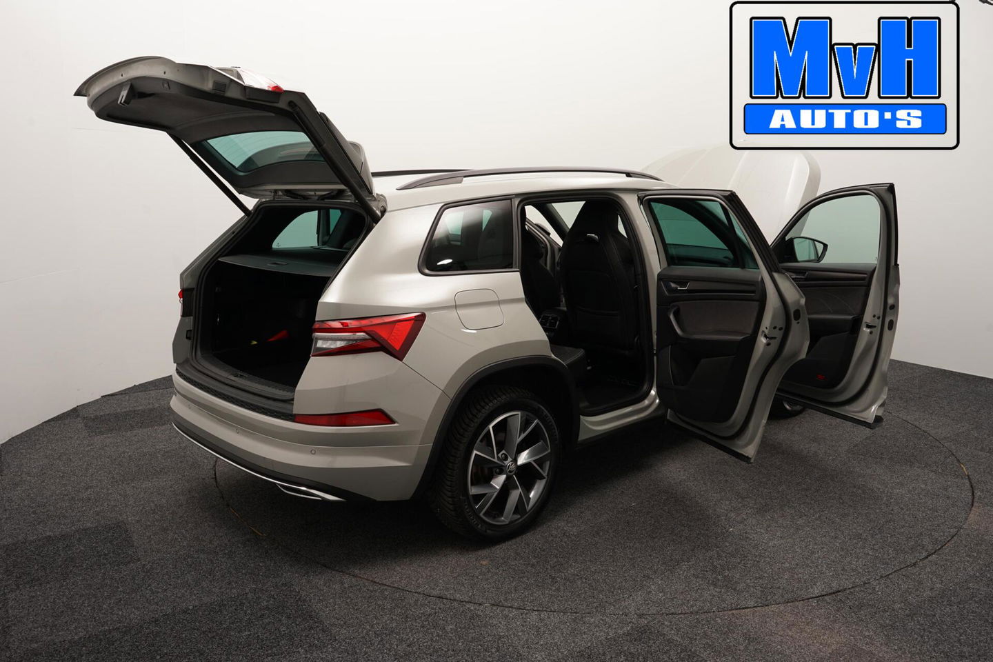Škoda Kodiaq 1.5 TSI Sportline Business|LUXE!|VIRTUAL|CARBON