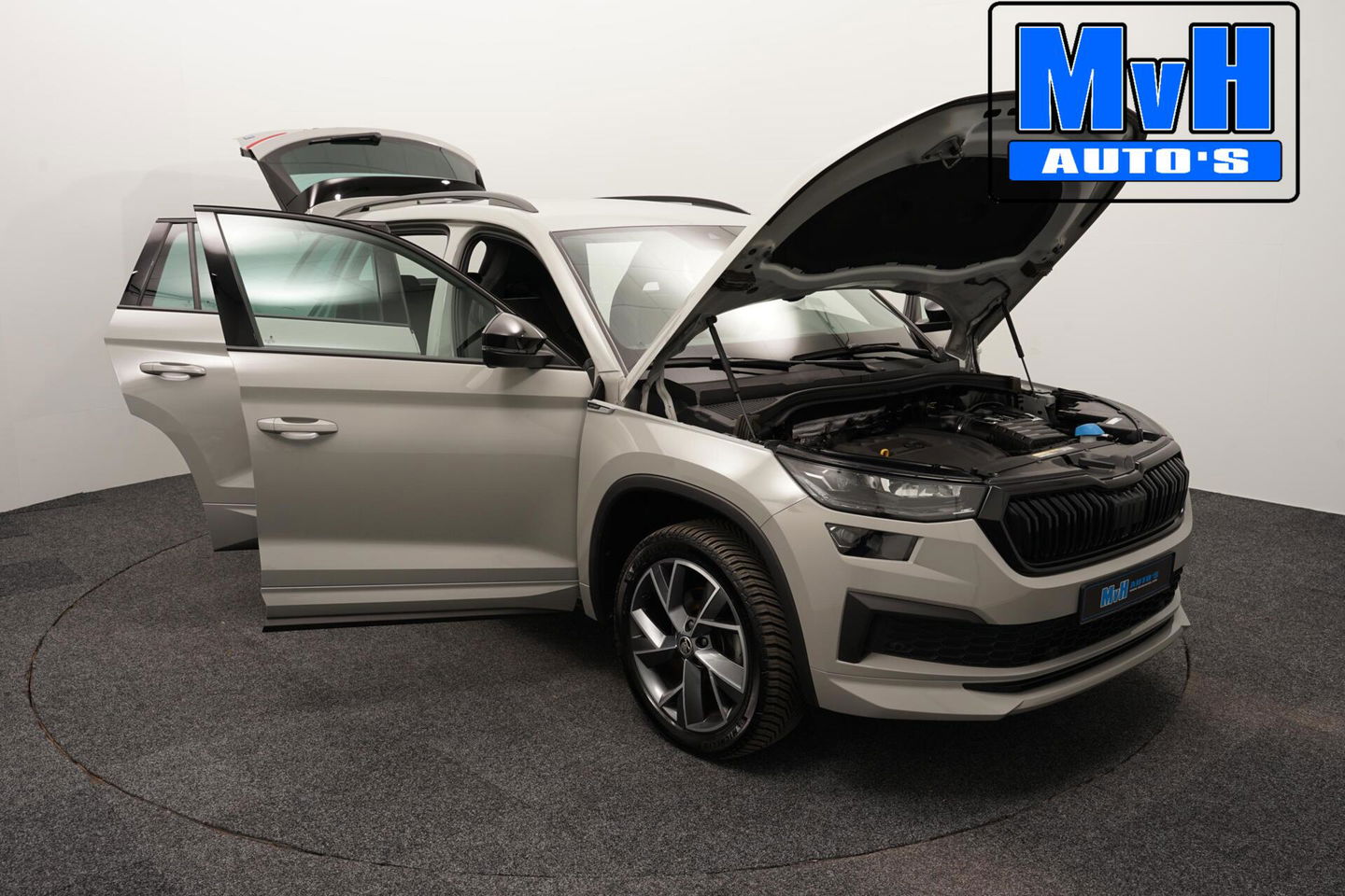 Škoda Kodiaq 1.5 TSI Sportline Business|LUXE!|VIRTUAL|CARBON