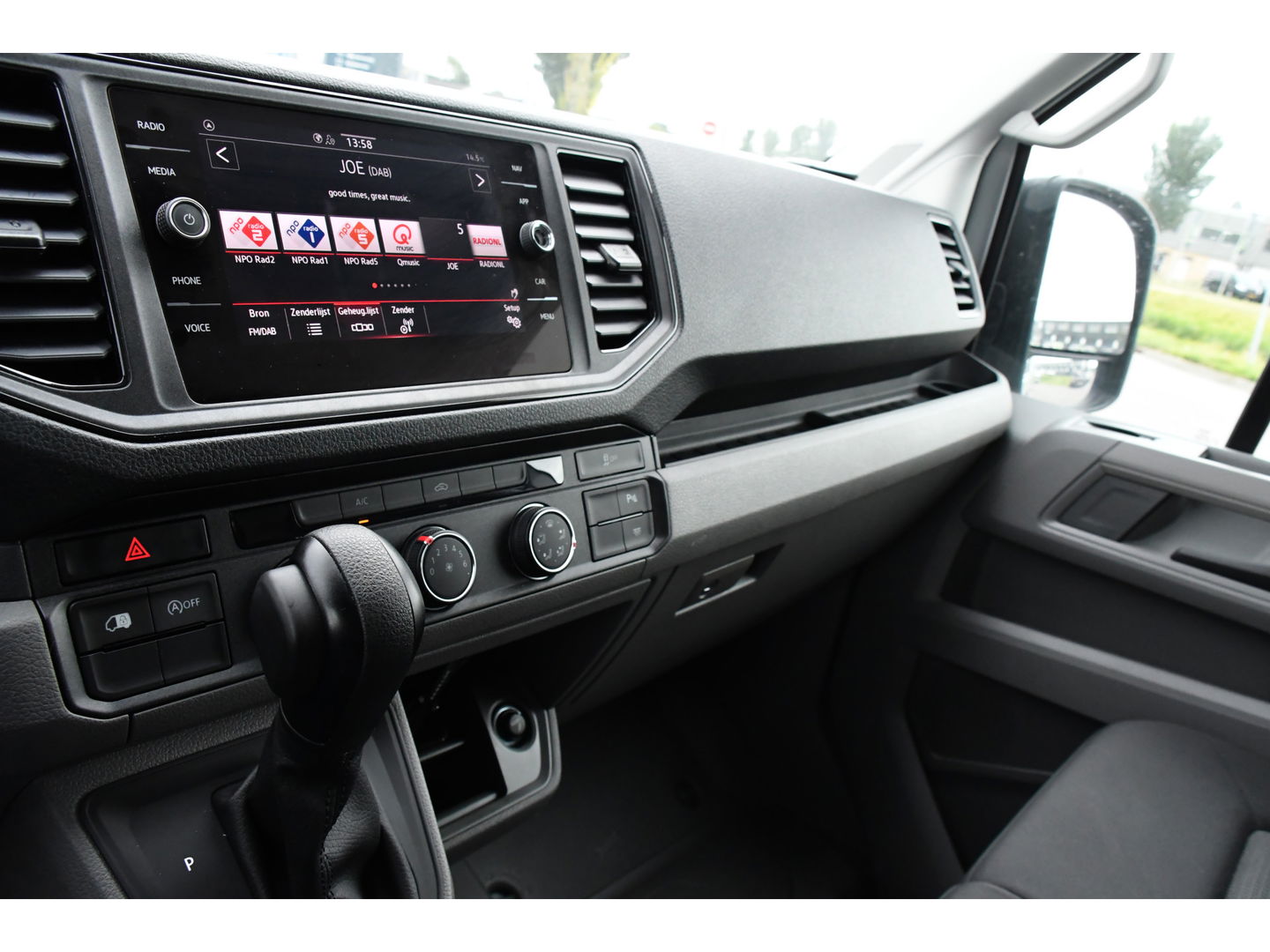 MAN TGE 35 2.0 L3H3 PB Edition Lucht geremd! Camera, 3500kg Trekhaak, Cruise, Carplay, LED, 165pk, Automaat, Multimedia, Uniek! lucht opbouw, markt, zwaar, luchhtrem, veldhuizen