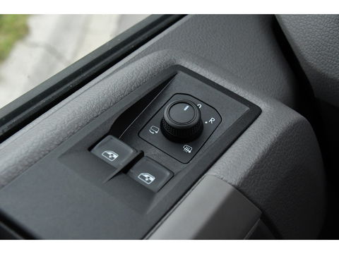 MAN TGE 35 2.0 L3H3 PB Edition Lucht geremd! Camera, 3500kg Trekhaak, Cruise, Carplay, LED, 165pk, Automaat, Multimedia, Uniek! lucht opbouw, markt, zwaar, luchhtrem, veldhuizen