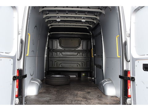 MAN TGE 35 2.0 L3H3 PB Edition Lucht geremd! Camera, 3500kg Trekhaak, Cruise, Carplay, LED, 165pk, Automaat, Multimedia, Uniek! lucht opbouw, markt, zwaar, luchhtrem, veldhuizen