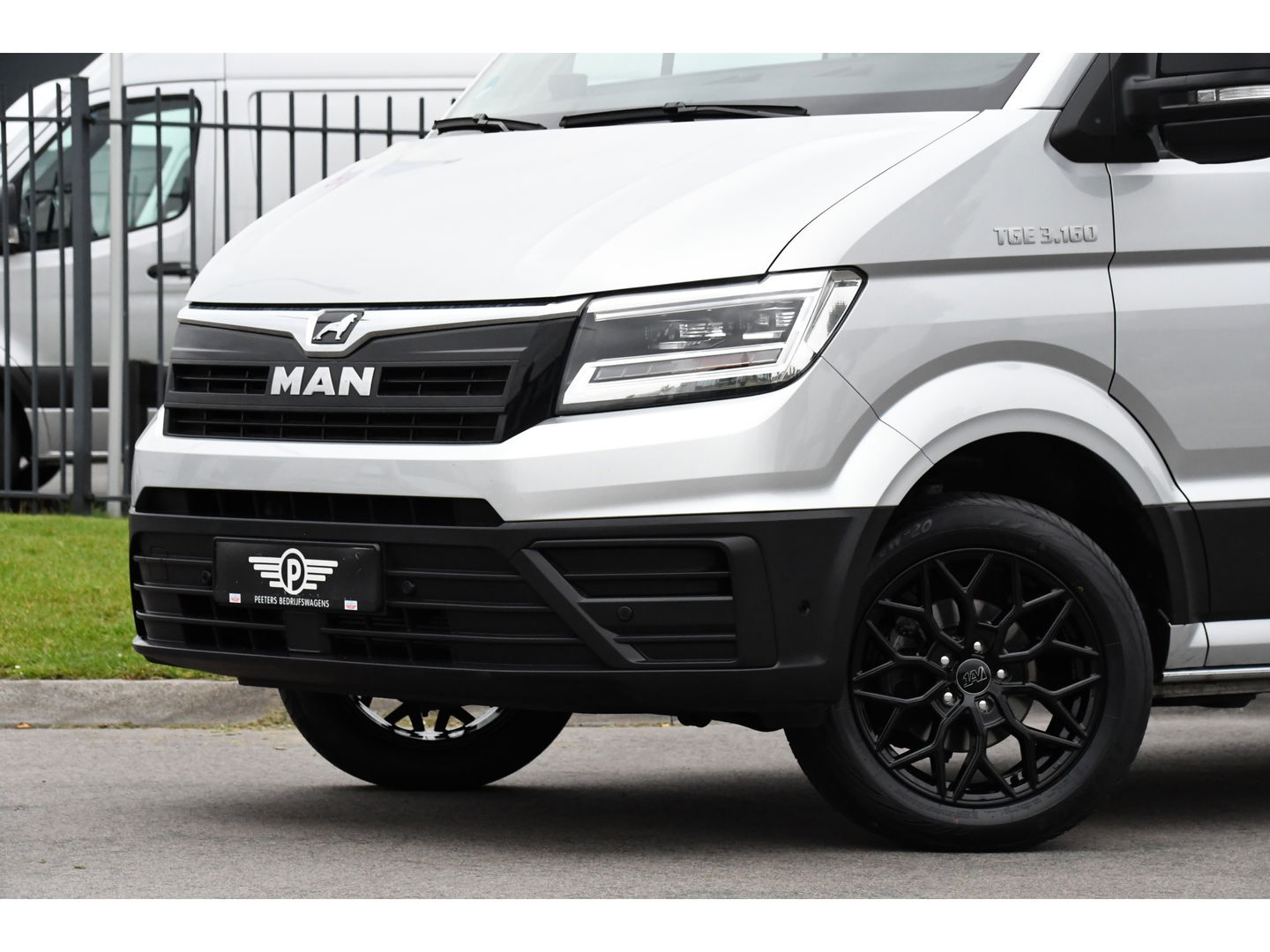 MAN TGE 35 2.0 L3H3 PB Edition Lucht geremd! Camera, 3500kg Trekhaak, Cruise, Carplay, LED, 165pk, Automaat, Multimedia, Uniek! lucht opbouw, markt, zwaar, luchhtrem, veldhuizen