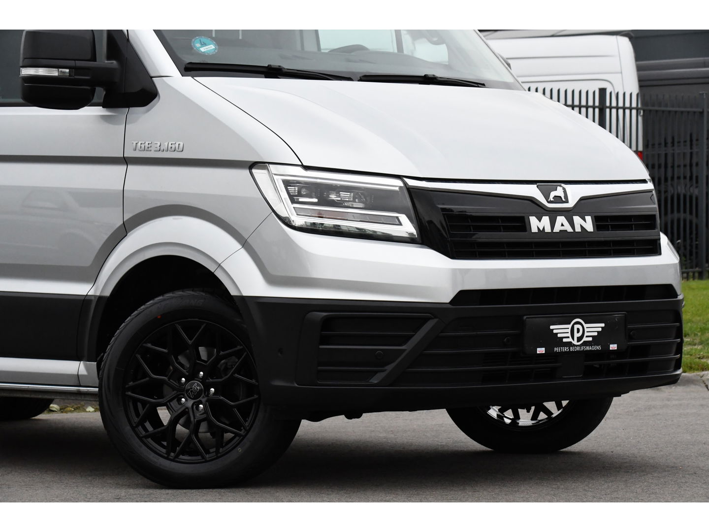 MAN TGE 35 2.0 L3H3 PB Edition Lucht geremd! Camera, 3500kg Trekhaak, Cruise, Carplay, LED, 165pk, Automaat, Multimedia, Uniek! lucht opbouw, markt, zwaar, luchhtrem, veldhuizen