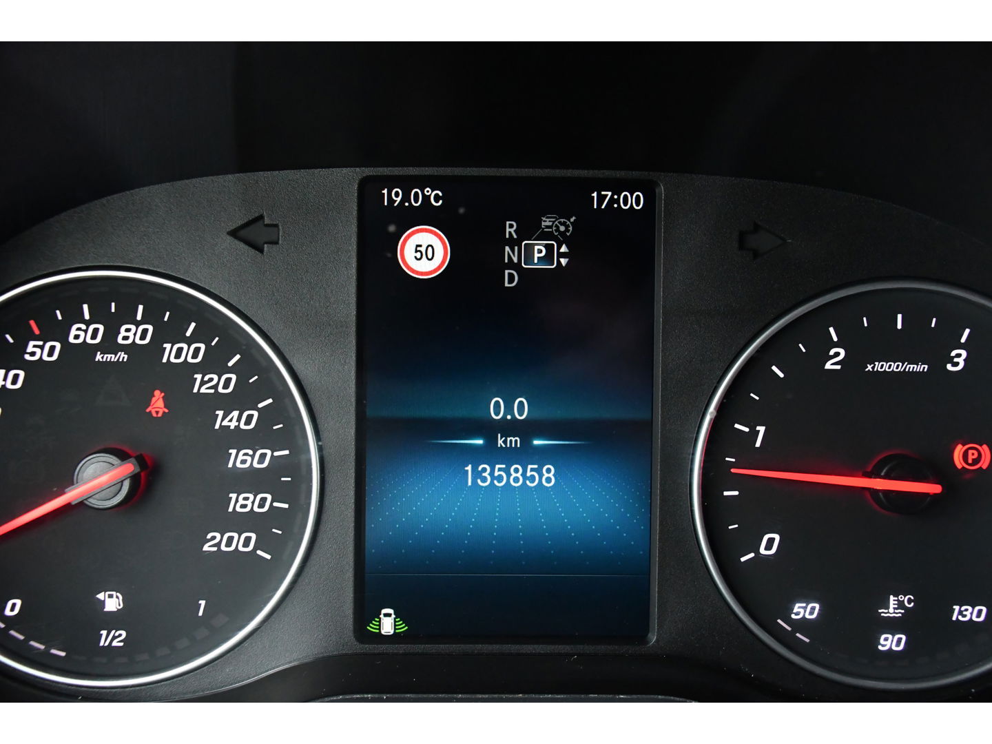 Mercedes-Benz Sprinter 319 V6 3.0 CDI L2H2 Black Edition Full Options!, Adaptieve Cruise, 360 Camera, 2 x schuifdeur, 3500kg Trekhaak, 10,5'' Mbux, Navi, Stoelverwarming, Uniek!