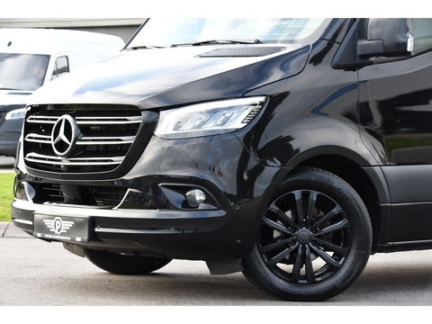 Mercedes-Benz Sprinter 319 V6 3.0 CDI L2H2 Black Edition Full Options!, Adaptieve Cruise, 360 Camera, 2 x schuifdeur, 3500kg Trekhaak, 10,5'' Mbux, Navi, Stoelverwarming, Uniek!