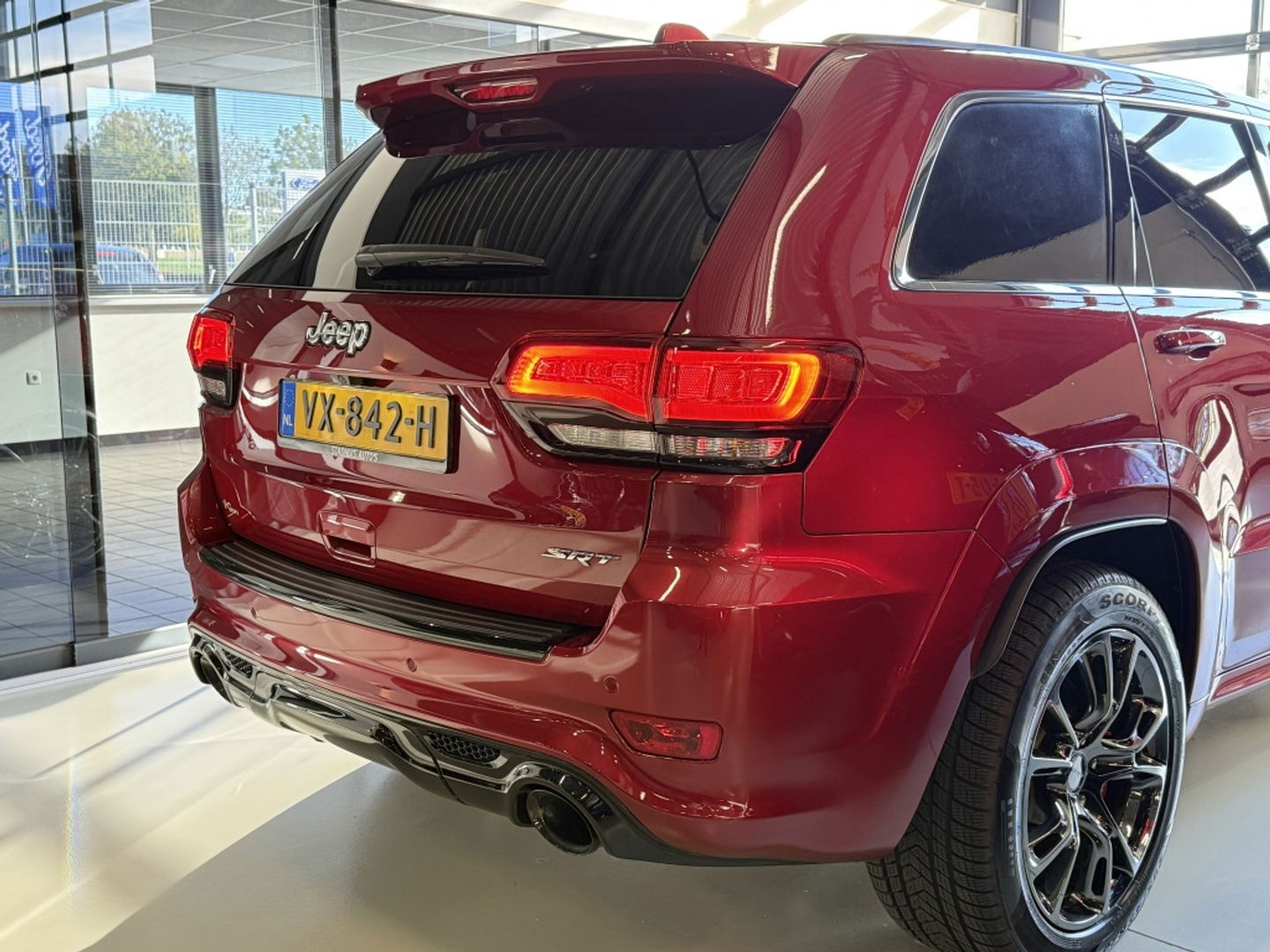 Jeep Grand Cherokee 6.4 V8 HEMI SRT8 469PK / Prins LPG3 / grijs kenteken / *NAP*