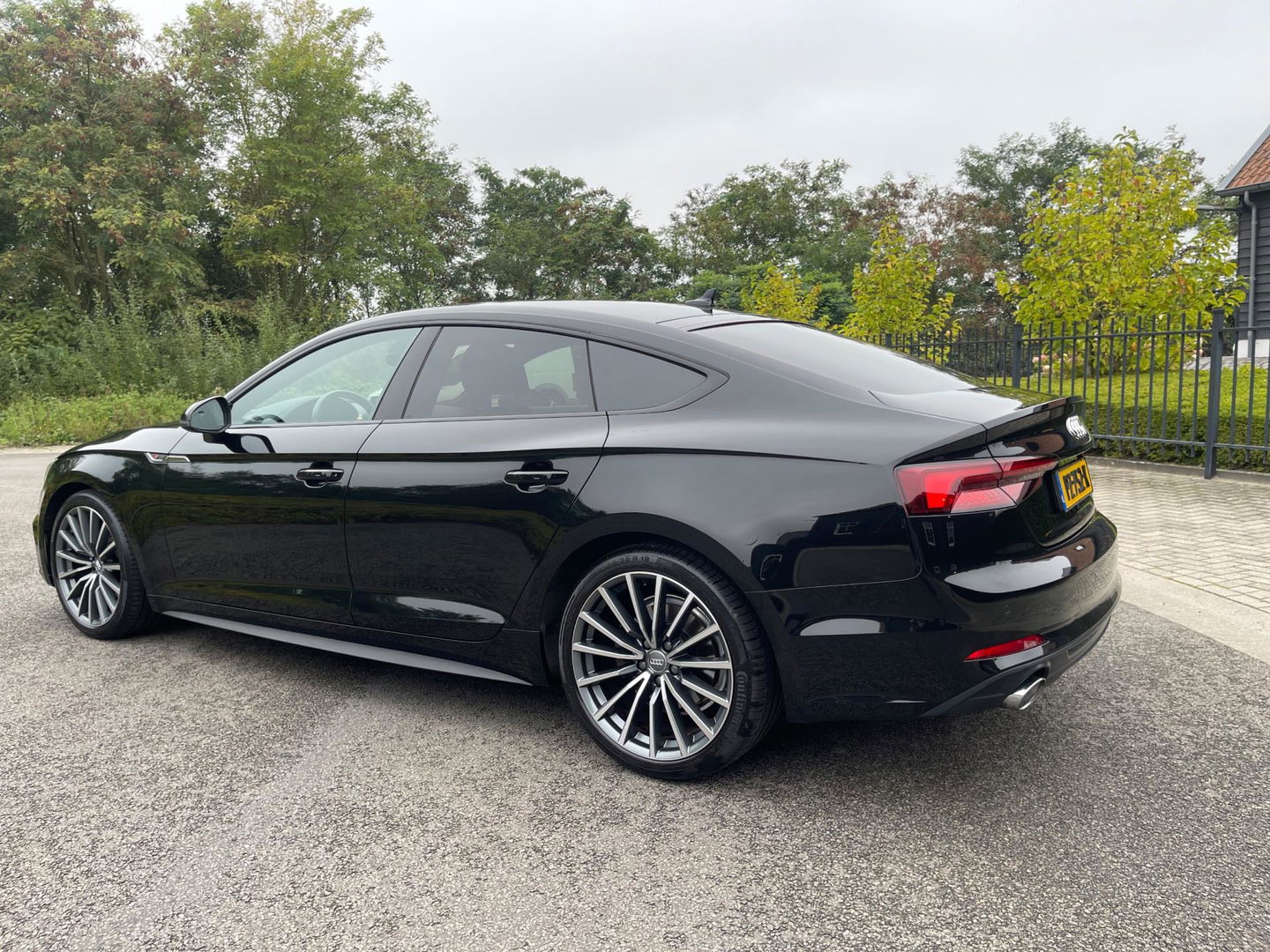 Audi A5 Sportback 2.0 TFSI 190PK MHEV SPORT 2X S-LINE APPLE CARPLAY LED MATRIX