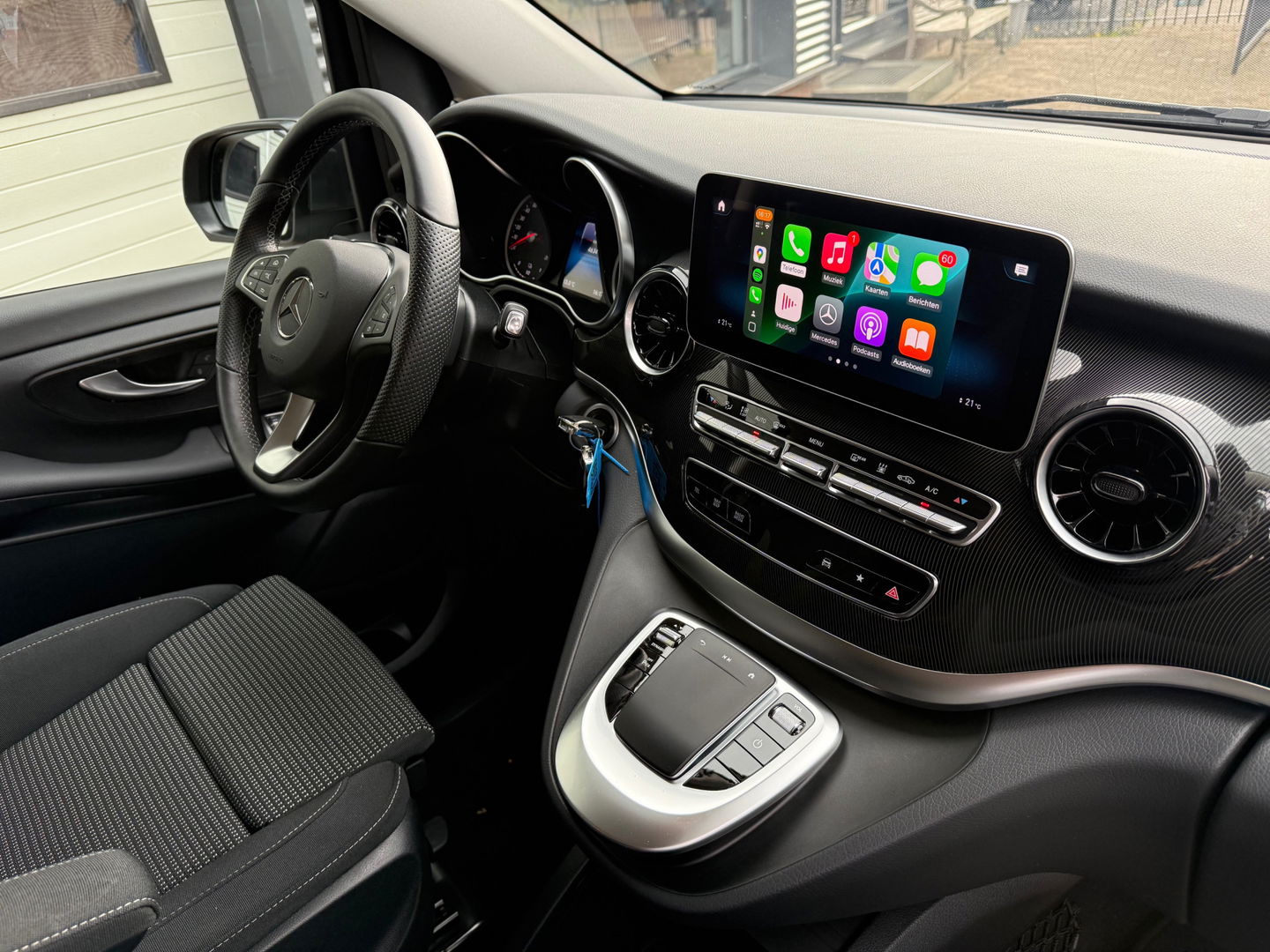 Mercedes-Benz EQV 300 90 kWh L3 Extra lang - 8 Ztiplaatsen - 07-2024 - Apple Carplay