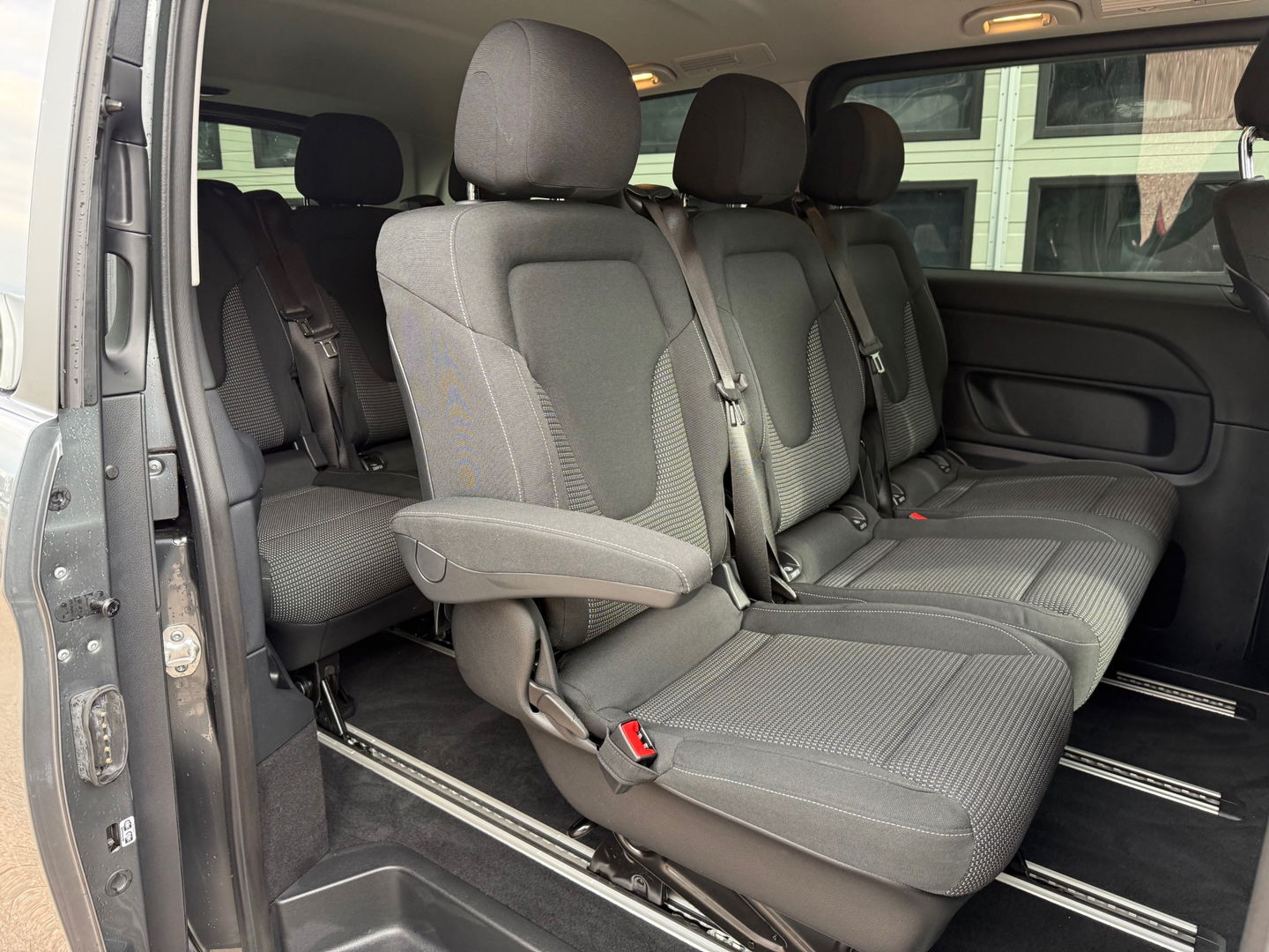 Mercedes-Benz EQV 300 90 kWh L3 Extra lang - 8 Ztiplaatsen - 07-2024 - Apple Carplay