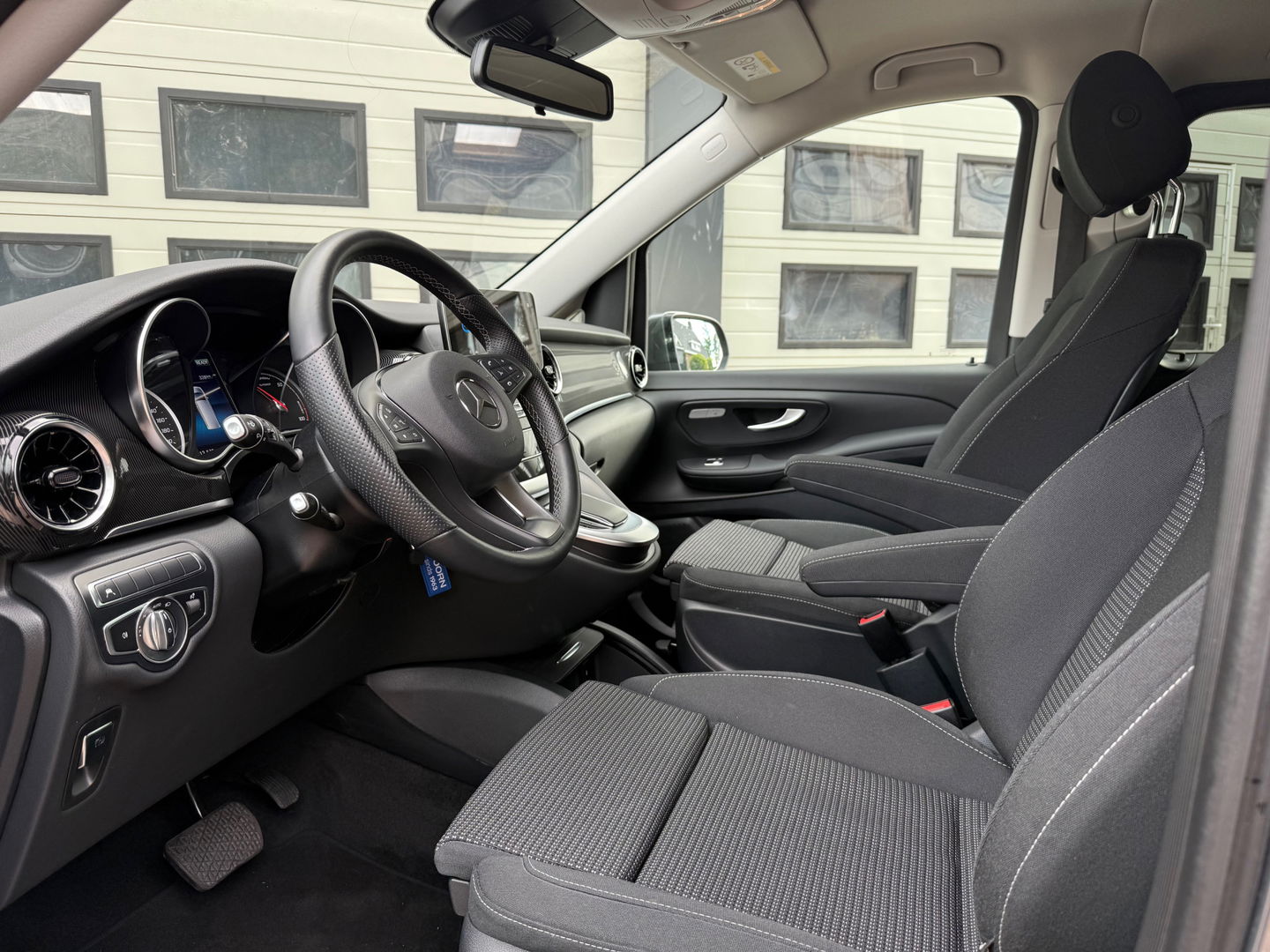 Mercedes-Benz EQV 300 90 kWh L3 Extra lang - 8 Ztiplaatsen - 07-2024 - Apple Carplay