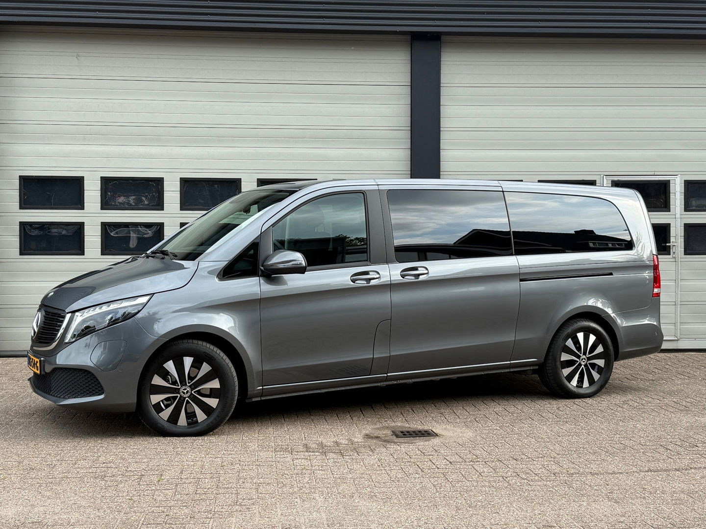 Mercedes-Benz EQV 300 90 kWh L3 Extra lang - 8 Ztiplaatsen - 07-2024 - Apple Carplay