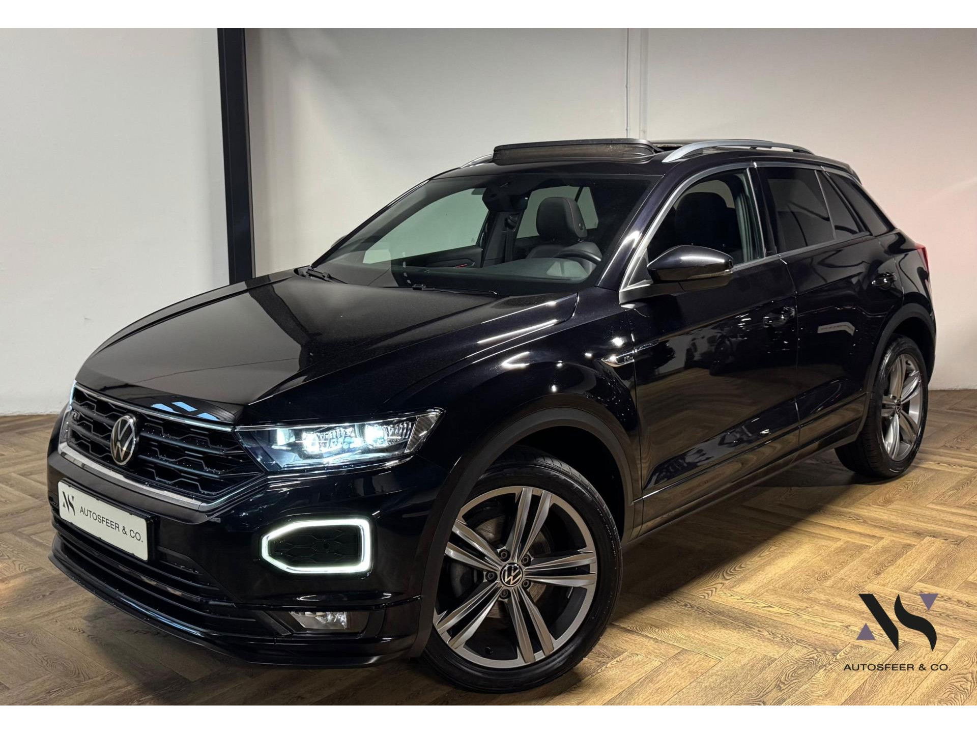 Volkswagen T-Roc 1.5 TSI R-Line PANO KEYLESS