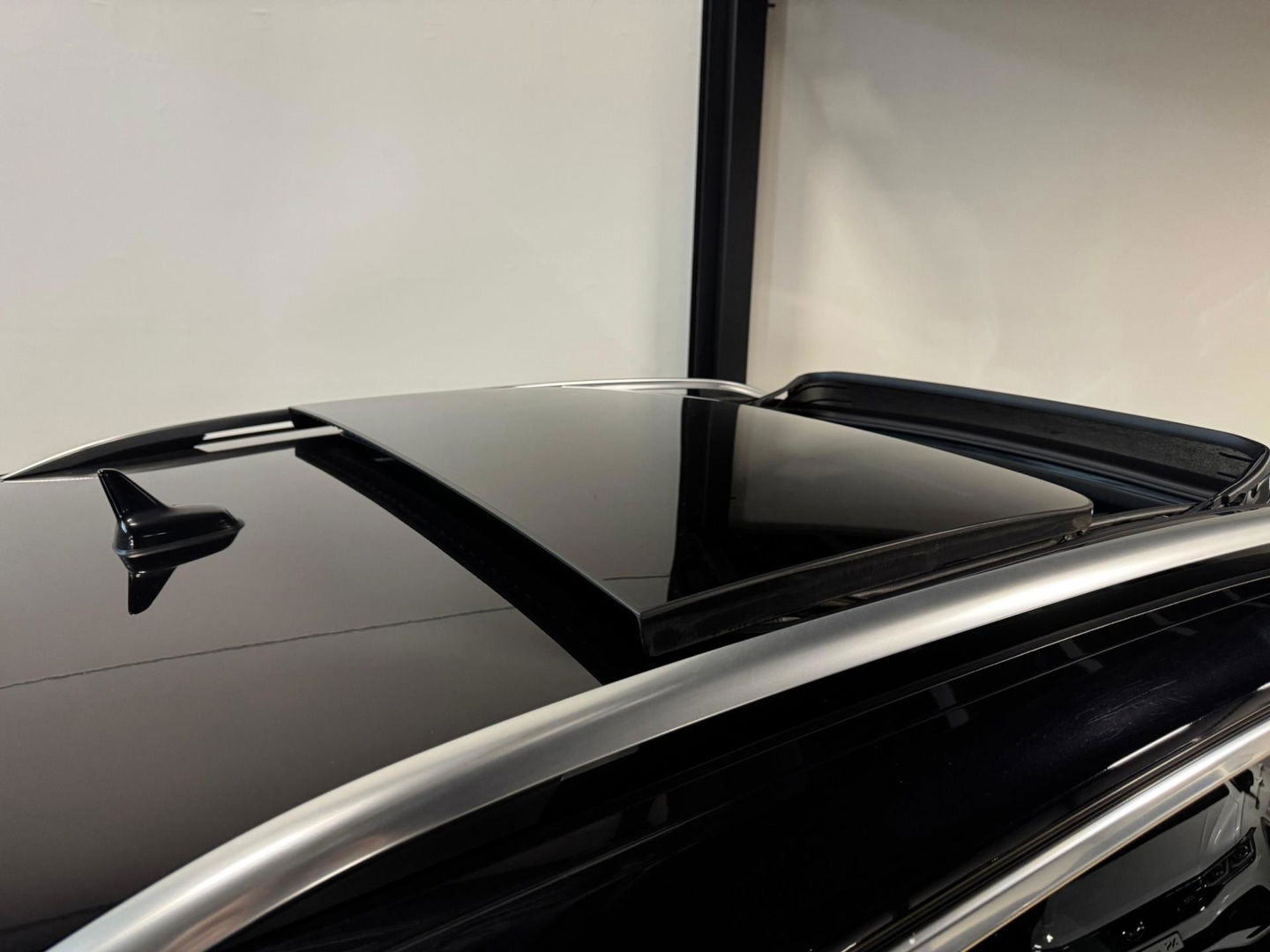 Volkswagen T-Roc 1.5 TSI R-Line PANO KEYLESS